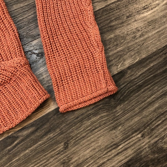 SOLD * FOREVER 21 Sweater - Picture 4 of 5